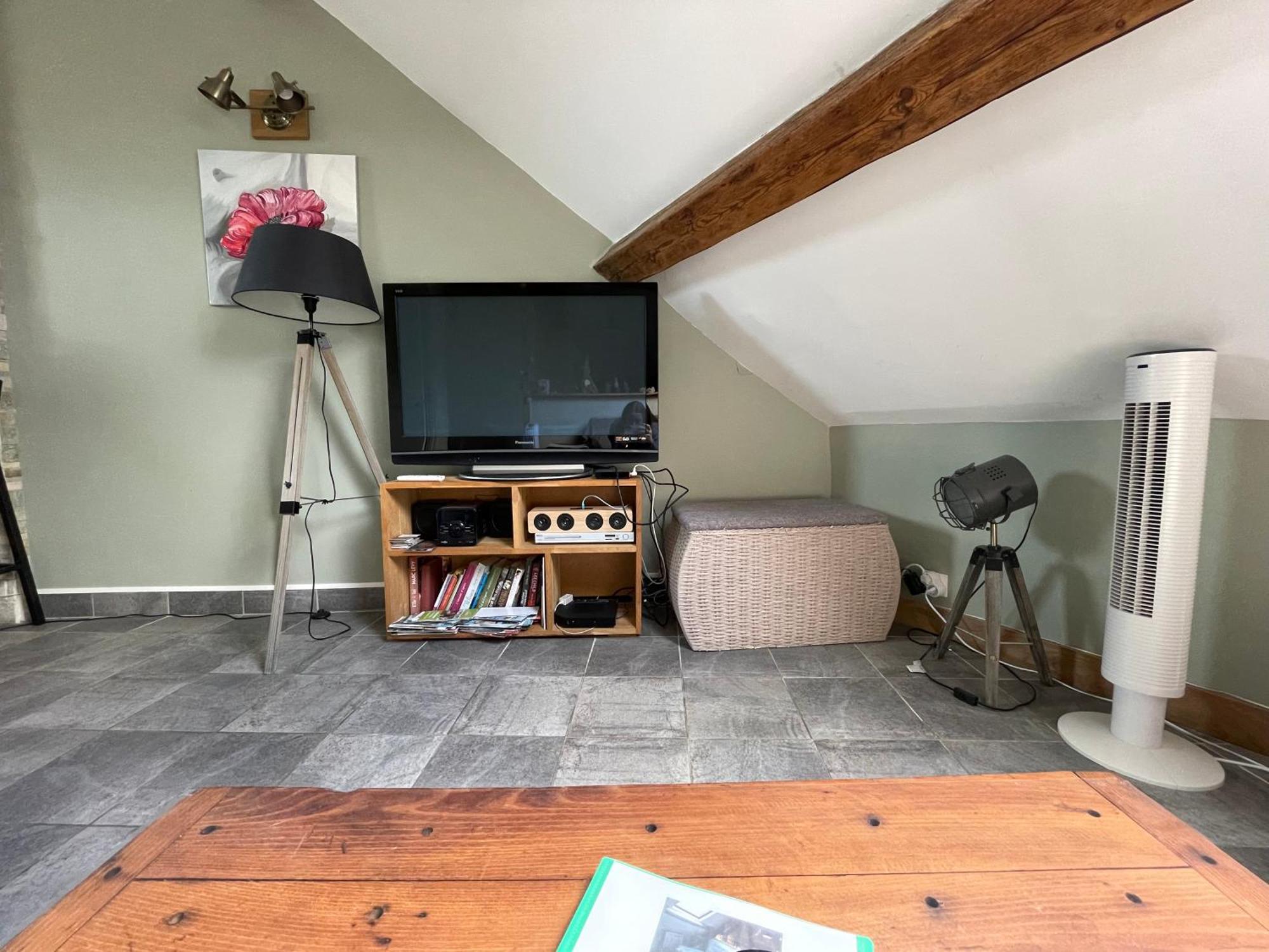 Les Combles De L Aure Grand Studio Cosy Confortable Classe 3 Etoiles Centre Bayeux 2 Mn A Pied Cathedrale Proche Plages Du Debarquement Exterior photo