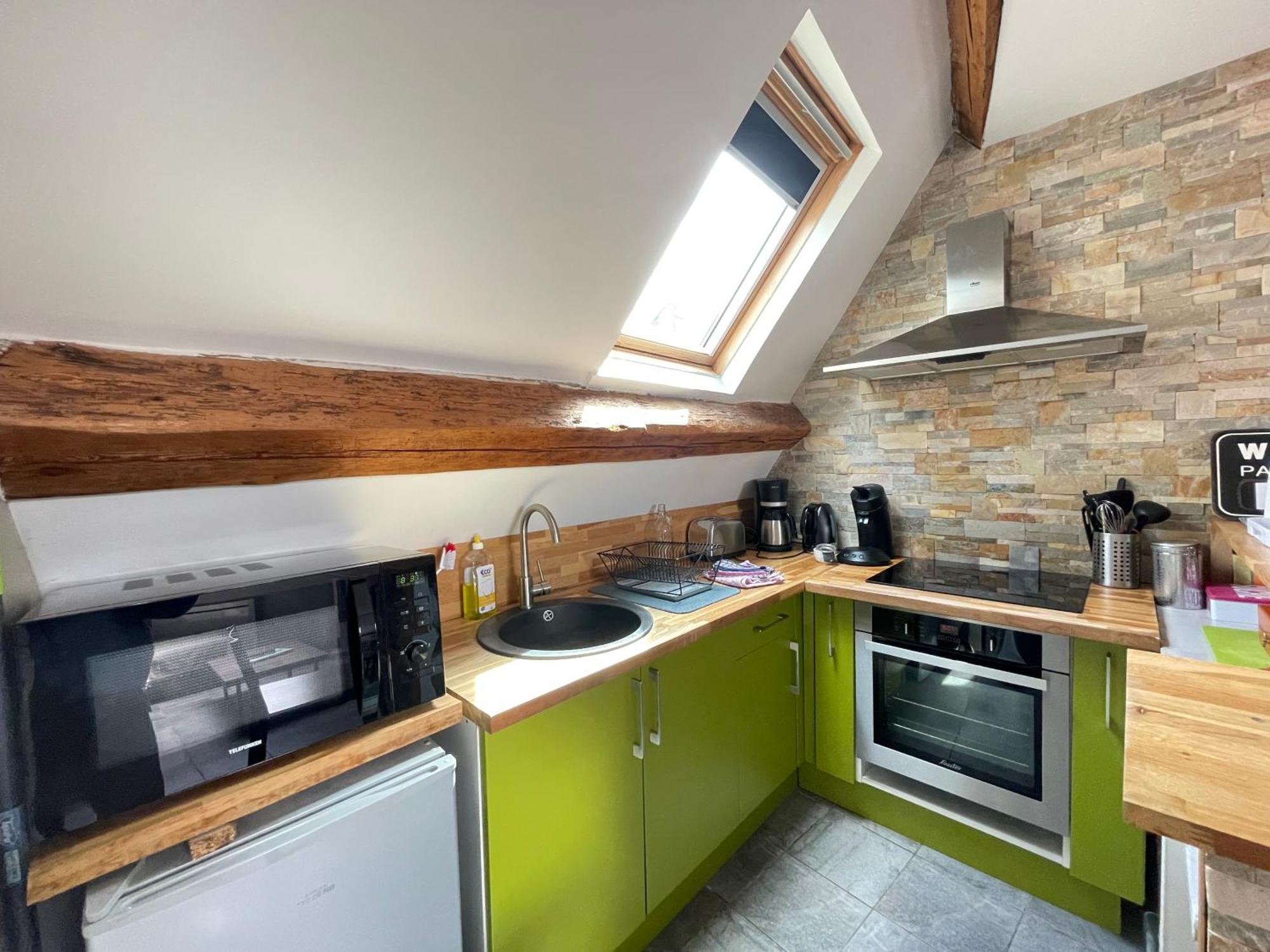 Les Combles De L Aure Grand Studio Cosy Confortable Classe 3 Etoiles Centre Bayeux 2 Mn A Pied Cathedrale Proche Plages Du Debarquement Exterior photo